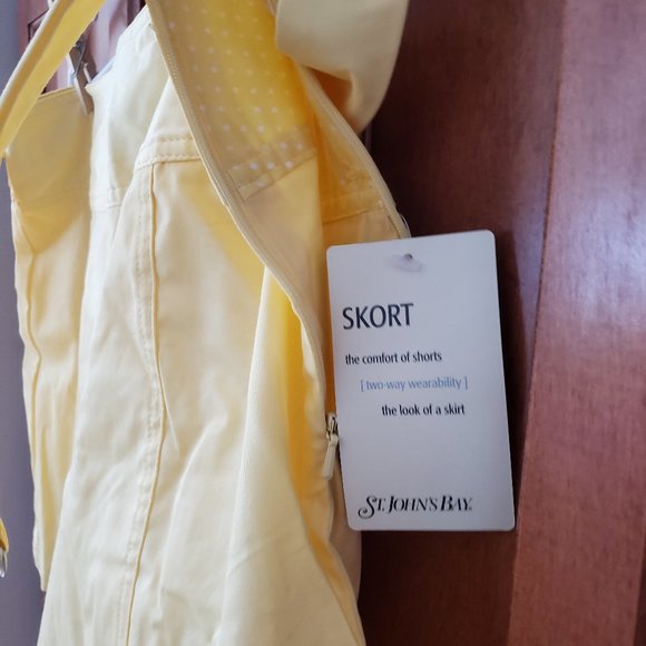 Skort/Skirt - Picture 2 of 4